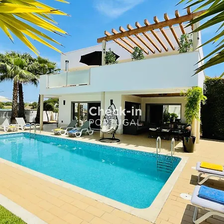 By Check-in Portugal