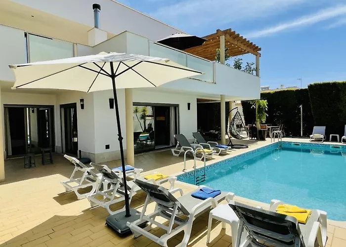 By Check-in Portugal Villa *