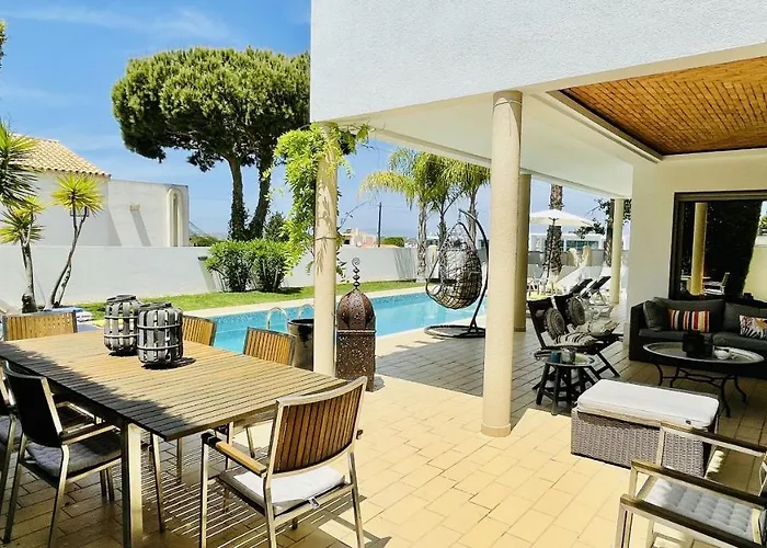 By Check-in Portugal Villa